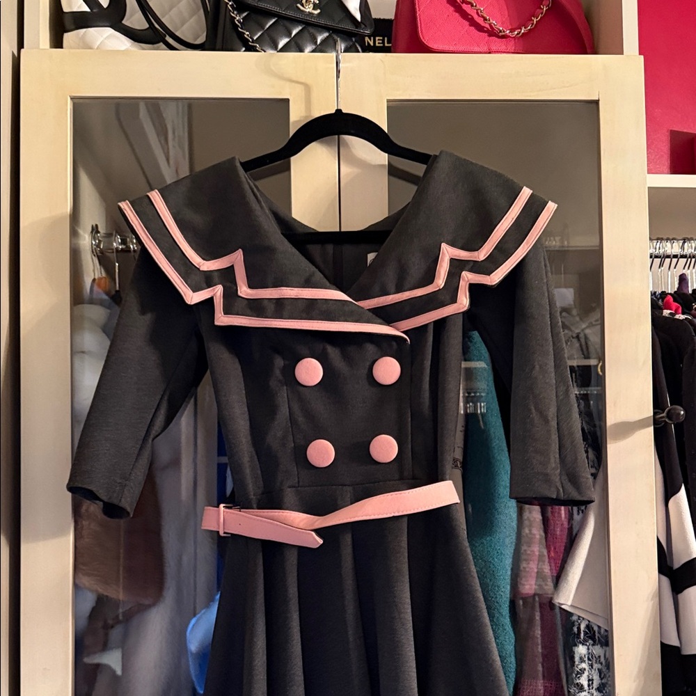 Bettie Page Grey Dress with Pink Details - Picture 4 of 10